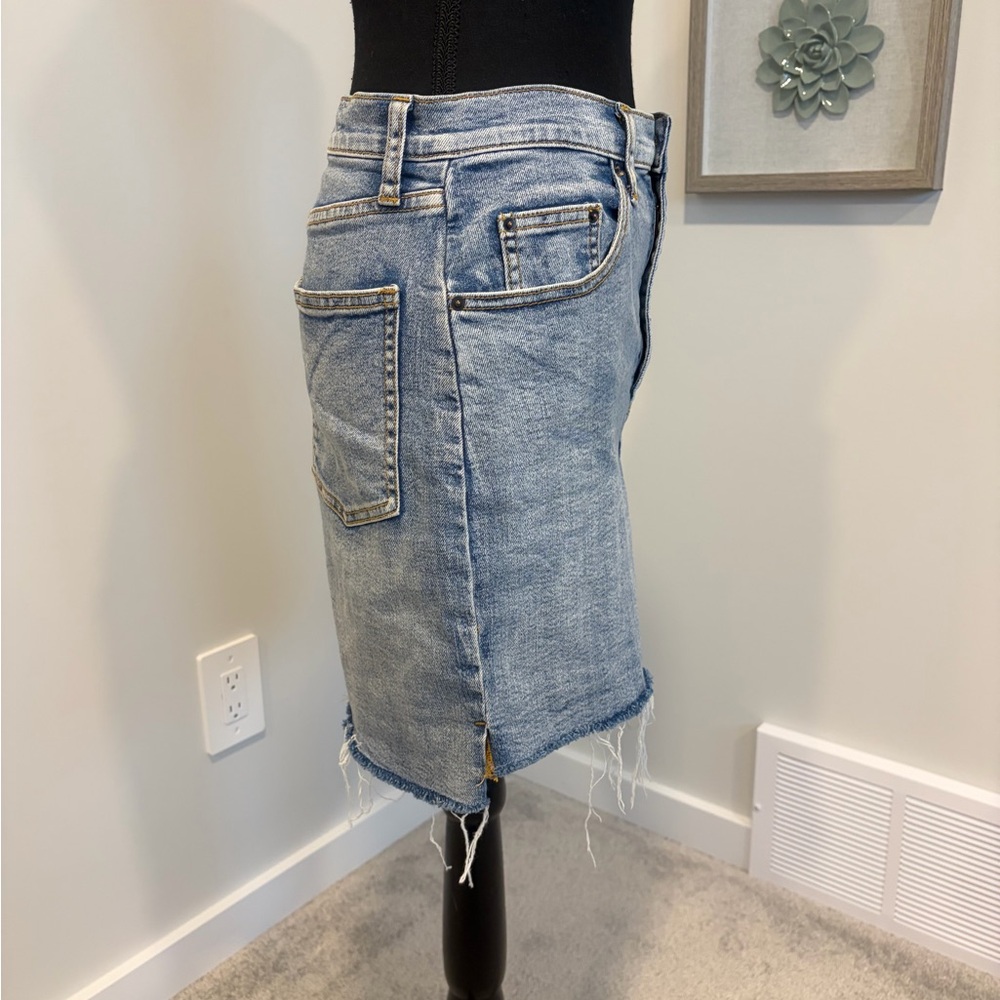 Aritzia Wilfred Free Vintage Light Blue ‘Tanit’ Raw Hem Denim Mini Skirt - Picture 5 of 12